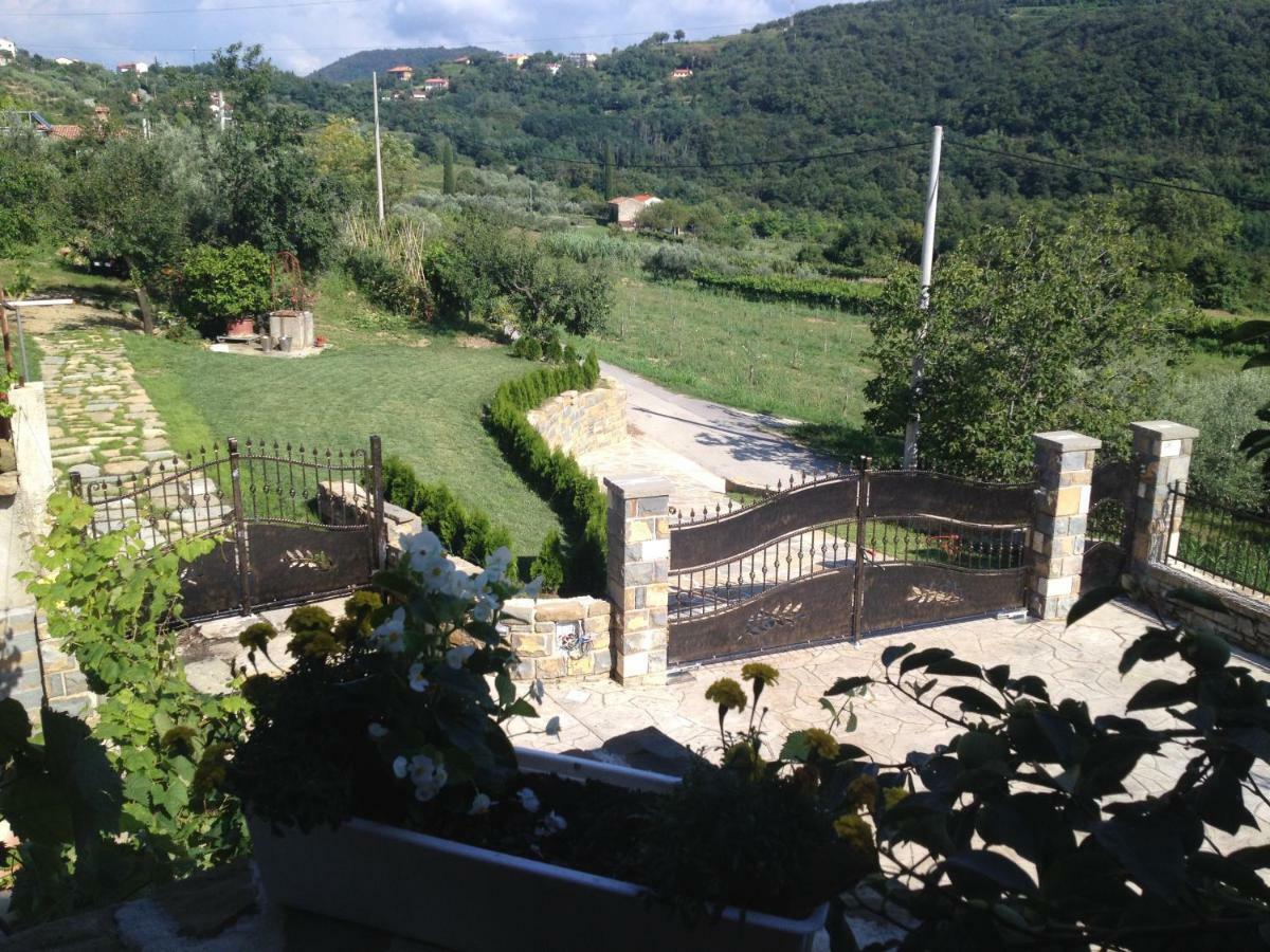 Apartment Wine & Olive Oil Mofardin Koper Quarto foto